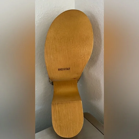 Steve Madden Women's Metallic Gold Platform Mules - Picture 6 of 9